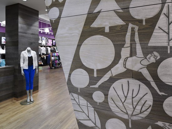 Ce magasin de Lululemon ? la façade de s est un collage du langage figuré localement inspiré fait à partir du bois sablé