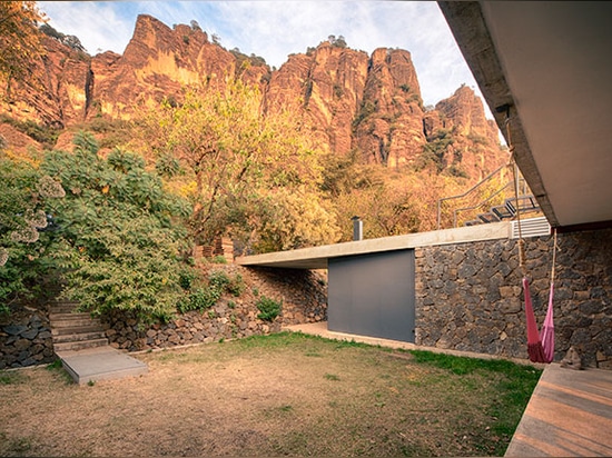 EDAA construit le meztitla de maison avec les murs de verre de pivotement