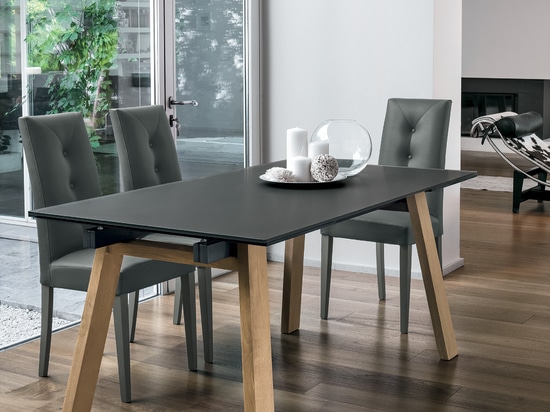 ITALIAN IDEAS: TABLE GIOVE