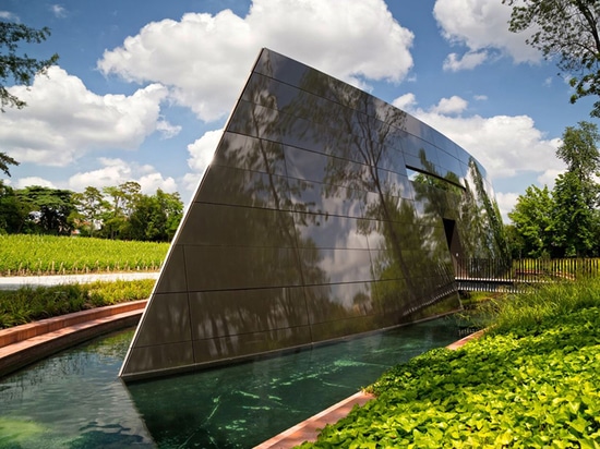 LE NOUVEAU CHAI DE PHILIPPE STARCK AU CHÂTEAU LES CARMES HAUT-BRION