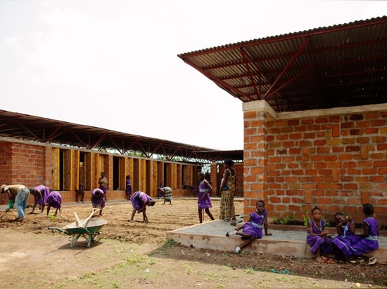 Orkidstudio, l'école des filles dans Kenema