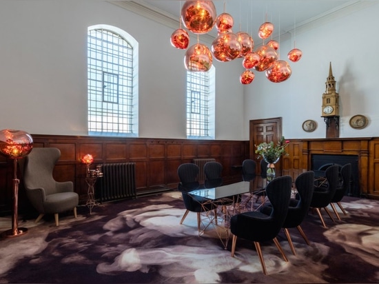 Tom Dixon transforme une église du 17ème siècle de Londres en espace de Co-travail chic