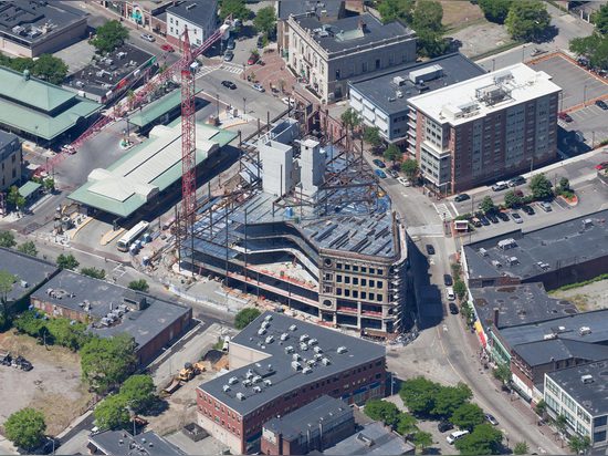 La région carrée de Dudley dans Roxbury, en dépit d'être secteur historiquement et socialement riche, est encore caractérisée par un certain nombre de sorts ouverts. Immédiatement derrière Bolling ...