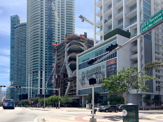 mille musées par des architectes de hadid de zaha se dessinent à Miami