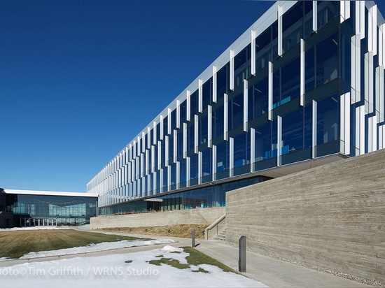 Vue extérieure d'aile de bureau (© de photo : Tim Griffith)