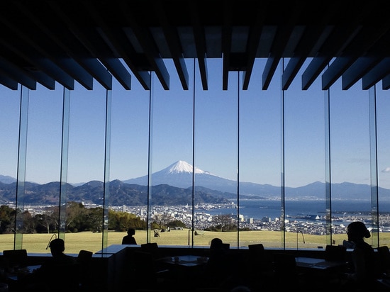 Vue de restaurant (© de photo : Norihisa Yamaga)