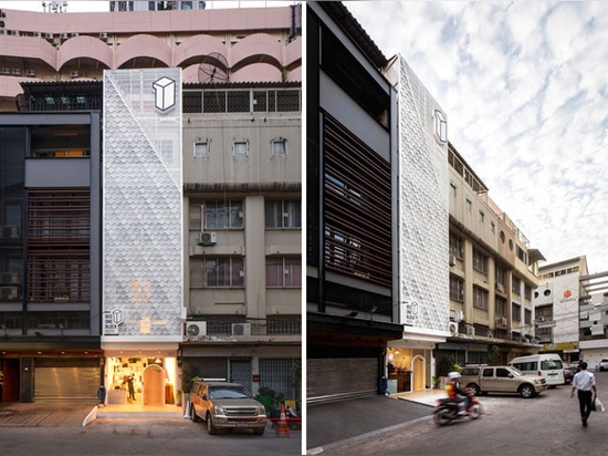 Cette conception moderne de pension à Bangkok, Thaïlande apporte un regard frais à la rue