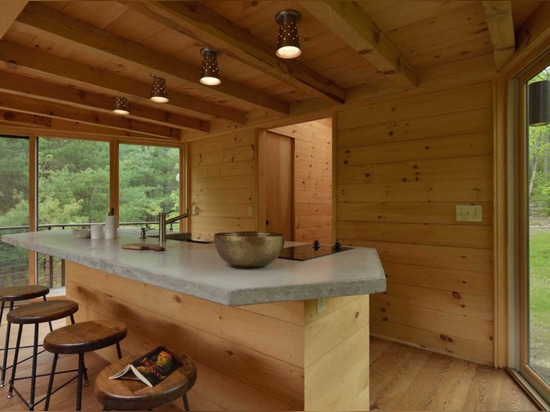 La cabane dans un arbre rêveuse cachée dans Woodstock offre des vues magnifiques de Catskills