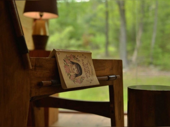 La cabane dans un arbre rêveuse cachée dans Woodstock offre des vues magnifiques de Catskills