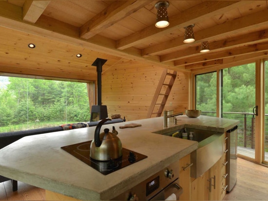 La cabane dans un arbre rêveuse cachée dans Woodstock offre des vues magnifiques de Catskills