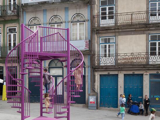 TRÉPIED - INSTALLATION 2015 D'ART DE PORTO