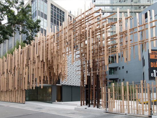 le centre de culture kuma-conçu par kengo dans le são Paulo est avant-poste de la maison du Japon le premier