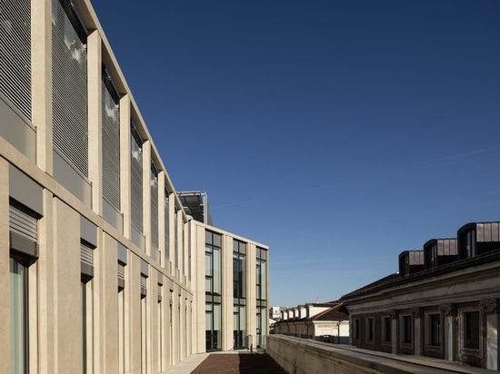 BUREAUX DE REALE MUTUA ASSICURAZIONI À TURIN – EN ITALIE