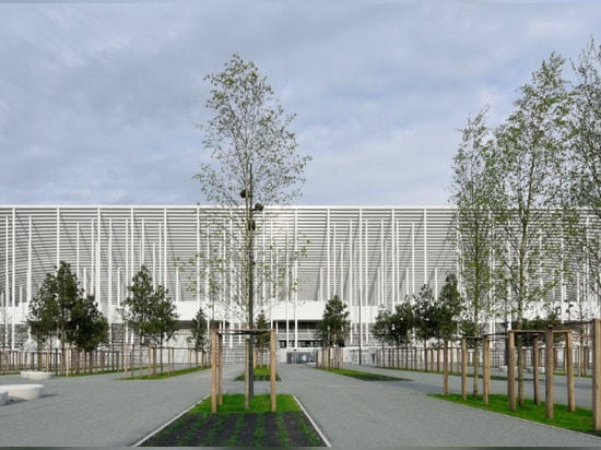 Herzog et de Meuron accomplissent le stade solaire-actionné magnifique de Bordeaux