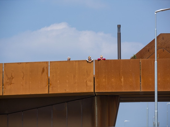 le piéton de Paleisbrug et le pont Solaire-actionnés de cycle double comme un parc augmenté aux Pays Bas