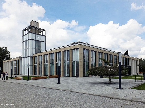 HÔTEL DE VILLE, ZDUŃSKA WOLA, POLOGNE