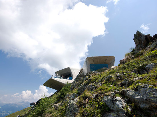 Musée de montagne de Messner au Tyrol du sud par des architectes de Zaha Hadid