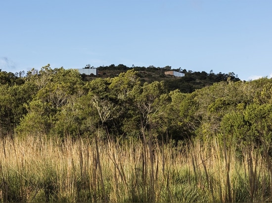 L'Uruguay. Les cabines préfabriquées camouflent dans les sierras