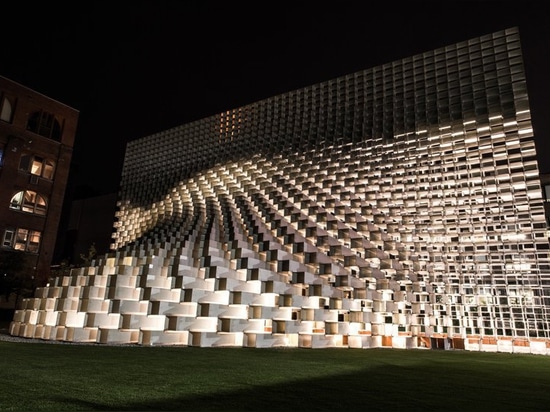 Le groupe d'ingels de Bjarke présente le pavillon serpentin rassemblé à Toronto