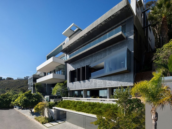 SAOTA ont conçu une nouvelle maison qui donne sur l'Océan Atlantique