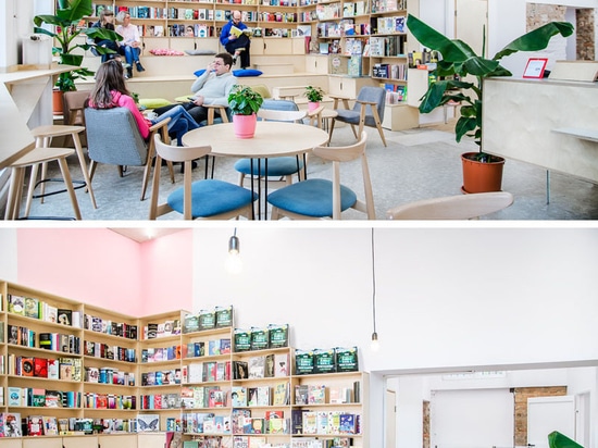 Ce café en Pologne est également une librairie