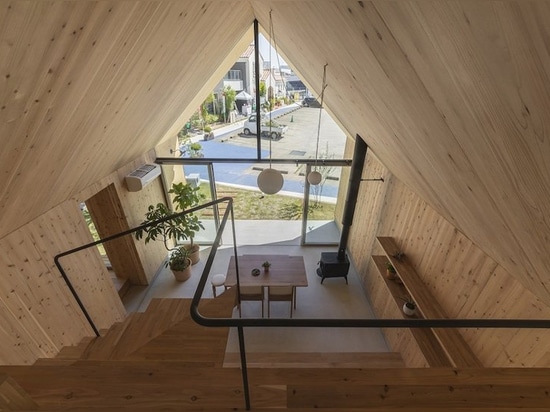 le studio d'architectes du mont Fuji emploie le bois de CLT pour le logement préfabriqué au Japon