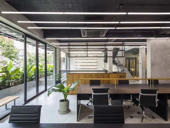 Bureau de Publik dans des architectes de SAIGON/Sanuki Daisuke