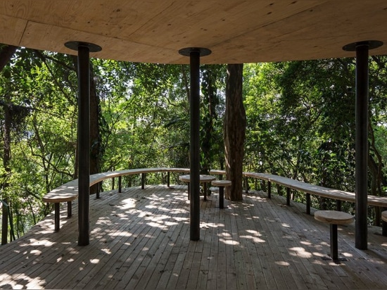 casa de vidro” des bardi de Lina BO “fait bon accueil au pavillon d'été par camacho de solénoïde