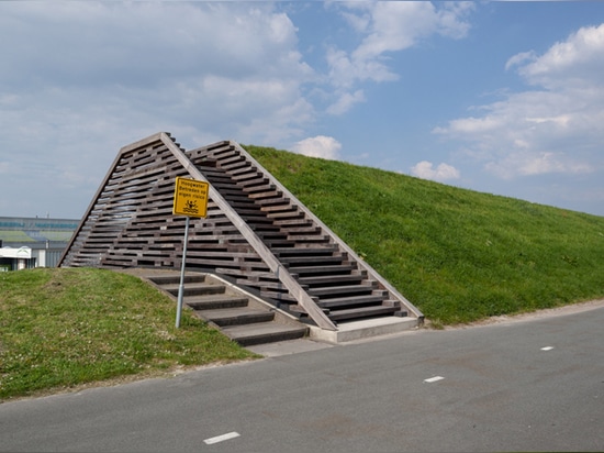 Vector-I Architects installe une paire de points de vue sur une digue néerlandaise pour mettre en évidence la montée du niveau de la mer