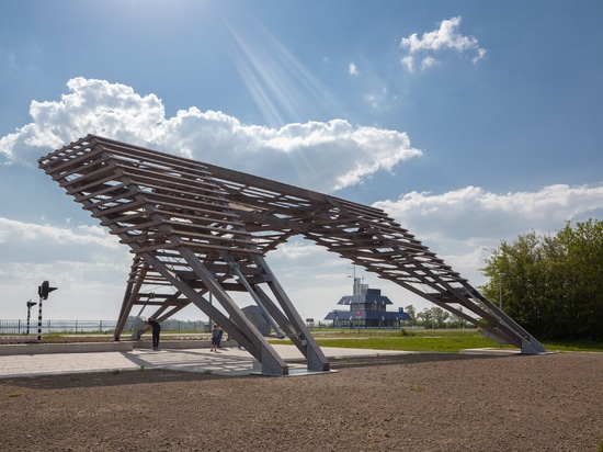 Vector-I Architects installe une paire de points de vue sur une digue néerlandaise pour mettre en évidence la montée du niveau de la mer