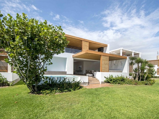 DA-LAB Arquitectos donnent à Chambre de plage péruvienne une mise à jour contemporaine