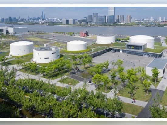 Regardez de plus près : OPEN Architecture's Tank Shanghai, cinq réservoirs de carburant convertis en centre d'art contemporain et en parc