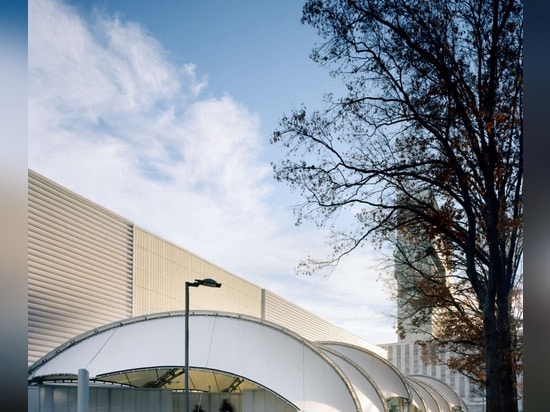 Les Nations Unies Porte Cochere