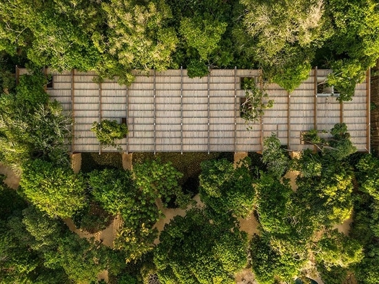 Le Studio MK27 cache une "maison de sable" sur la côte tropicale du nord-est du Brésil