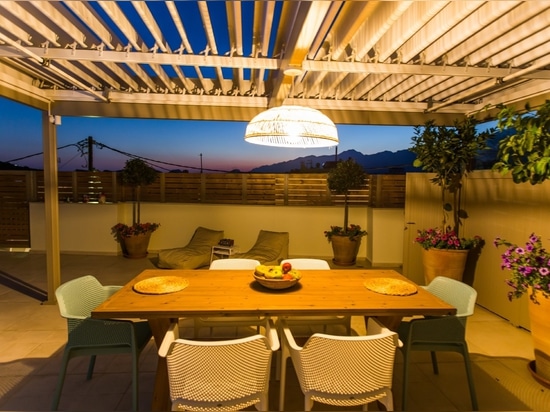 Terrasse de rêve sur le toit avec pergola bioclimatique Cospilouvre