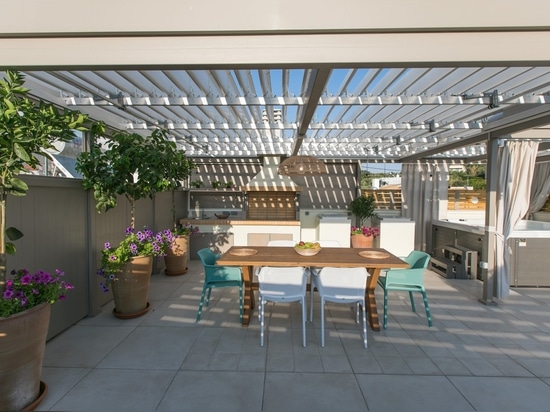 Terrasse de rêve sur le toit avec pergola bioclimatique Cospilouvre