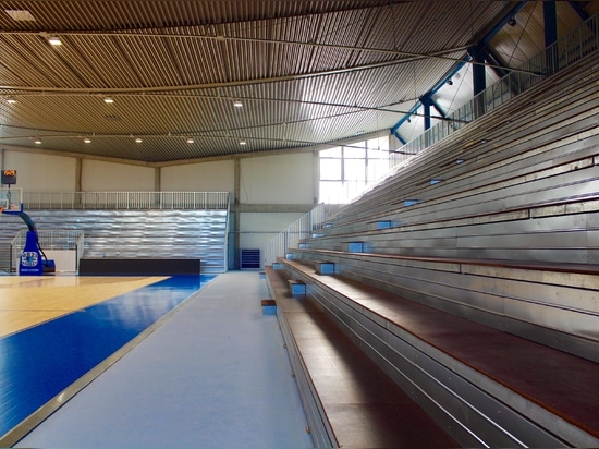 DES TRIBUNES PRÉFABRIQUÉES AU PALABERTOCCHI (ORZINUOVI)