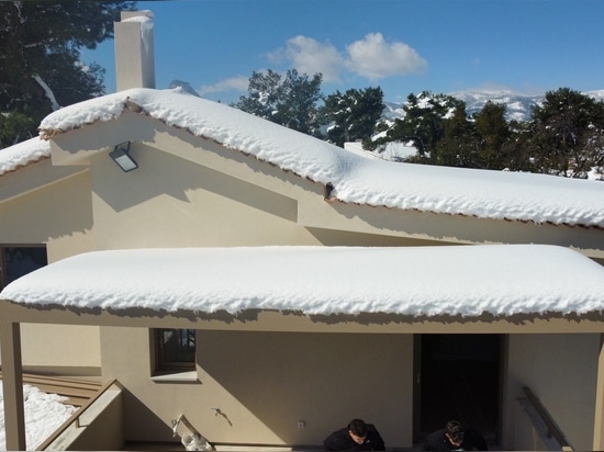 Pergola bioclimatique CospiBio - résistance aux conditions climatiques extrêmes