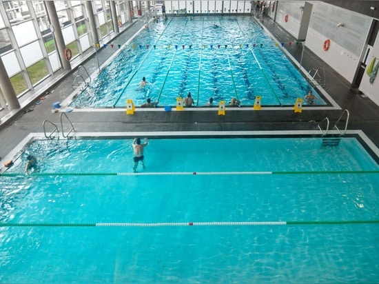 Complexe de sport et piscine