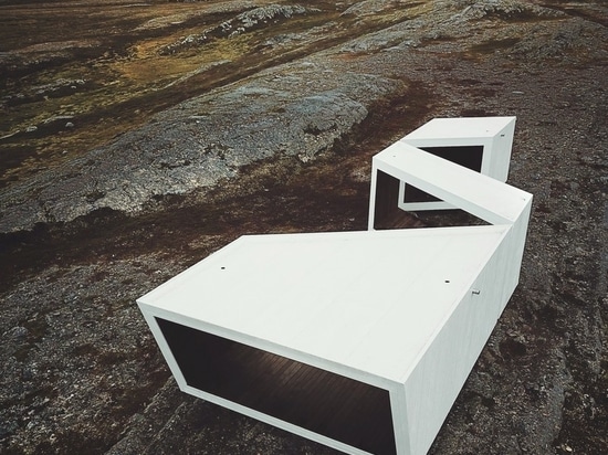 Un mirador en bois conçu par Biotope ouvre ses portes dans le paysage arctique de la Norvège