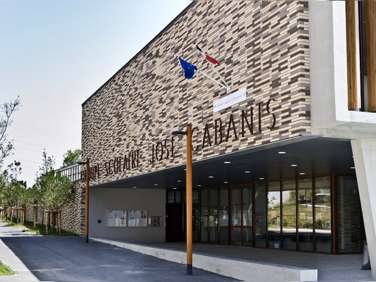 Camaïeu de briques en terre cuite