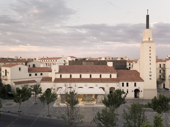 Zolaism Café / B.L.U.E. Architecture Studio