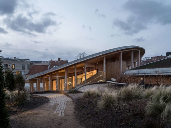 Le musée Hans Christian Andersen de Kengo Kuma ouvre au public au Danemark