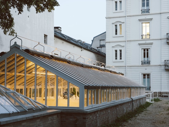 Serre horticole convertie en salle de réception | forme architecture + urbanisme