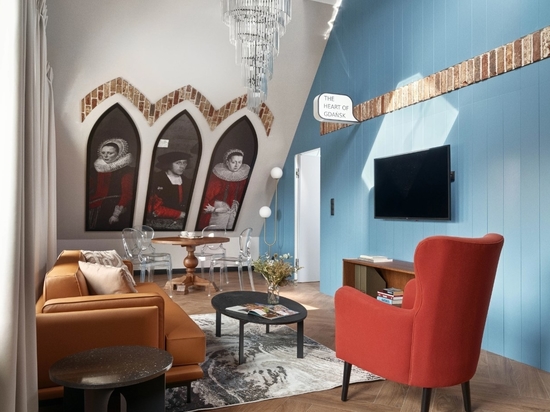 Radisson RED