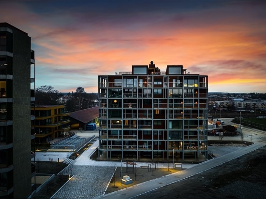 Bâtiment de tour unique avec des matériaux robustes et durables