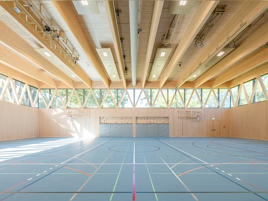 Nouveau bâtiment scolaire et salle de sport / Rykart Architekten AG