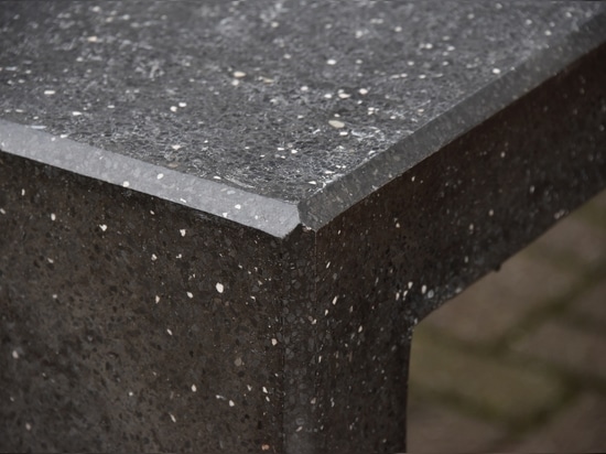 Tables et bancs en béton pour les écoles