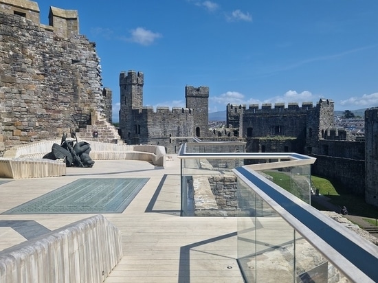 King's Gate Caernarfon Castle / Buttress