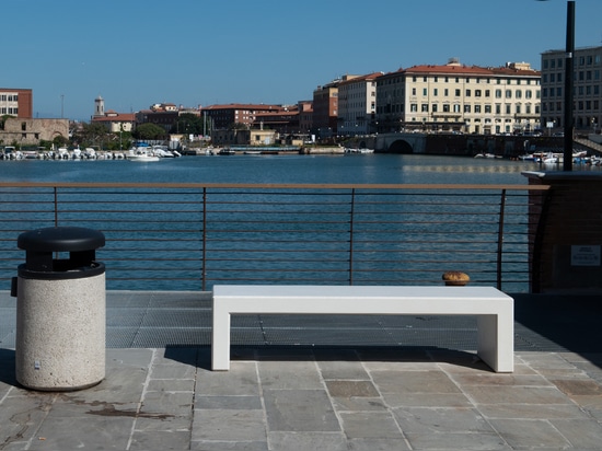 LE MOBILIER URBAIN ET LA MER : CALZOLARI À LIVOURNE, TOSCANE